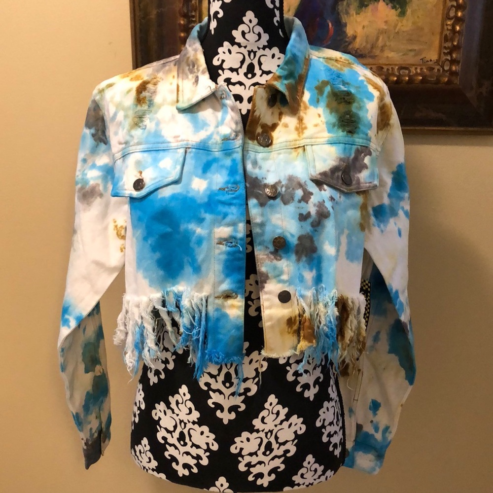 🚕 Taxi Cropped distressed tie dye faux front pockets classic style denim Jacket